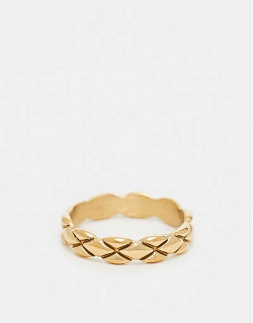 waterproof stainless steel engraved crosses band ring with in gold